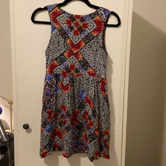 Minkpink empire waist dress with buttons up top - Picture 4 of 5